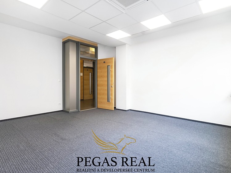 Pronájem kanceláře 23 m² - foto 3