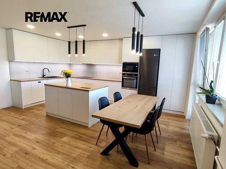 Prodej bytu 3+kk 93 m² - foto 2