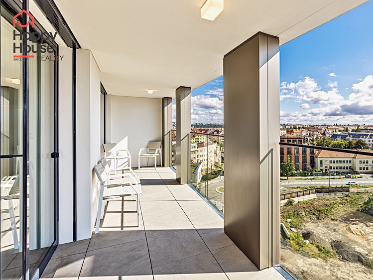 Pronájem bytu 4+kk 112 m² - foto 6