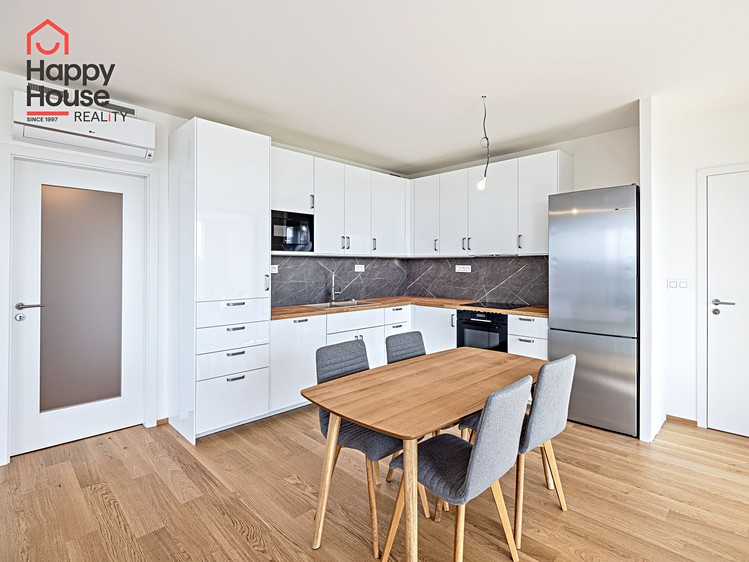Pronájem bytu 4+kk 112 m² - foto 5