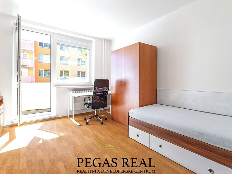 Pronájem bytu 3+1 73 m² - foto 8