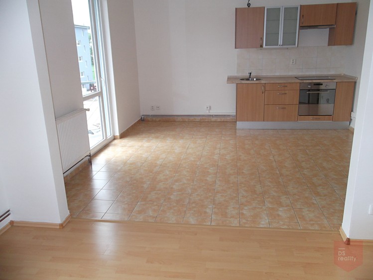 Pronájem bytu 2+kk 59 m² (Jednopodlažní) - foto 1