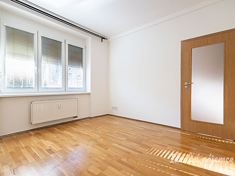 Pronájem bytu 3+kk 78 m² - foto 3
