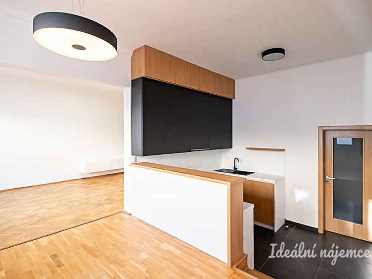 Pronájem bytu 3+kk 78 m² - foto 1