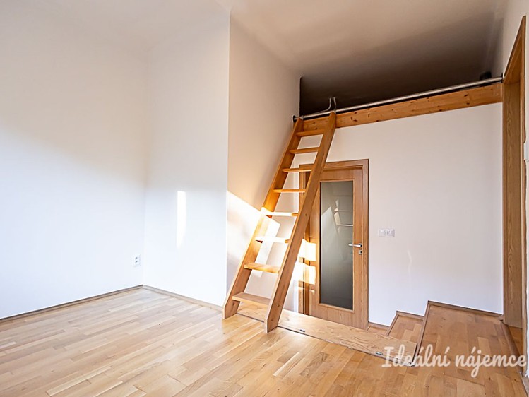 Pronájem bytu 3+kk 78 m² - foto 5