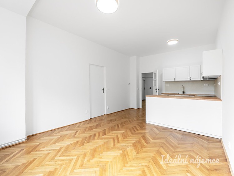Pronájem bytu 3+kk 78 m² - foto 3