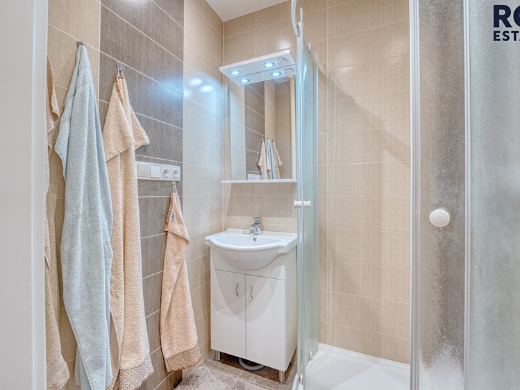Pronájem bytu 3+1 73 m² - foto 5