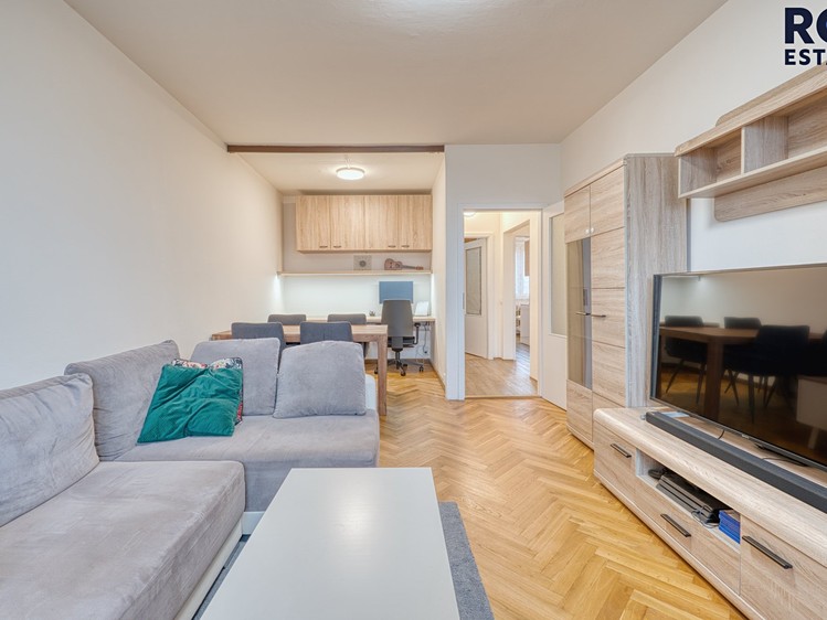 Pronájem bytu 3+1 73 m² - foto 3