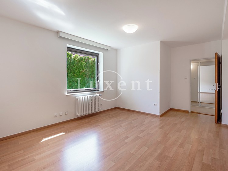 Pronájem kanceláře 417 m² - foto 8