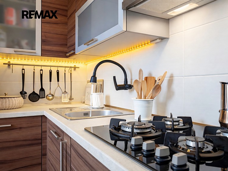 Prodej bytu 3+1 74 m² (Podkrovní) - foto 2