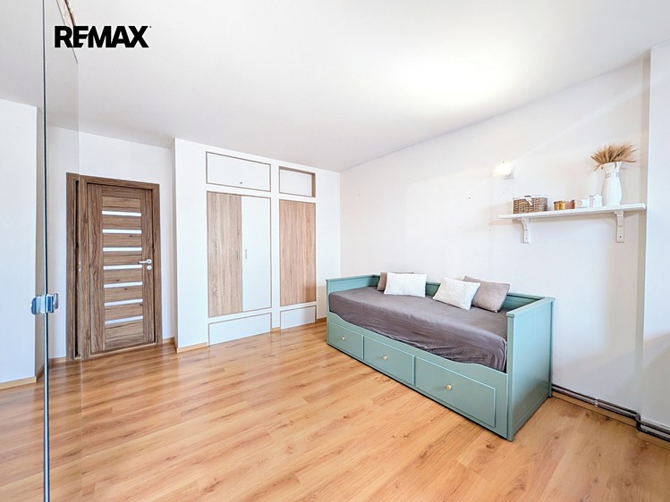 Prodej bytu 3+1 74 m² (Podkrovní) - foto 8