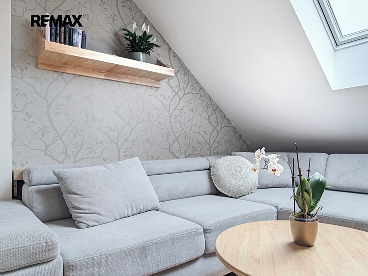 Prodej bytu 3+1 74 m² (Podkrovní) - foto 5