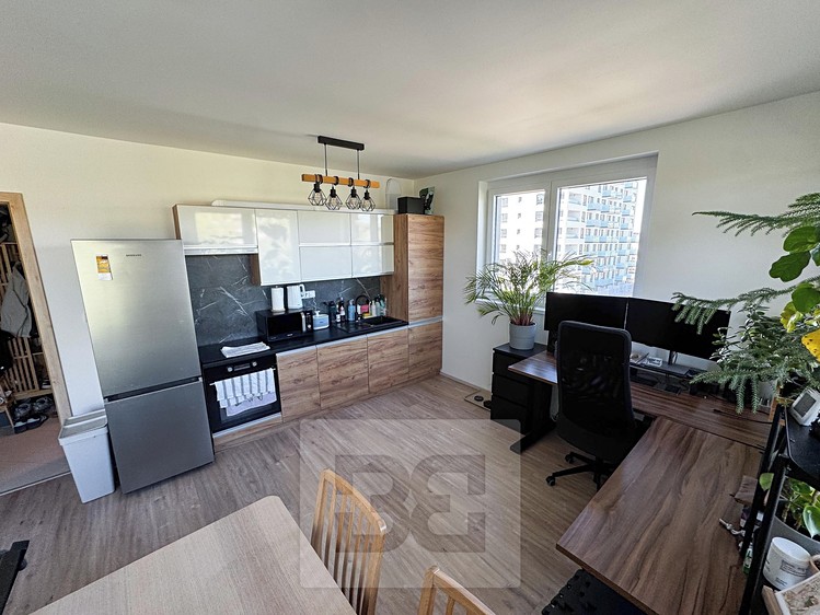 Pronájem bytu 2+kk 56 m² - foto 2