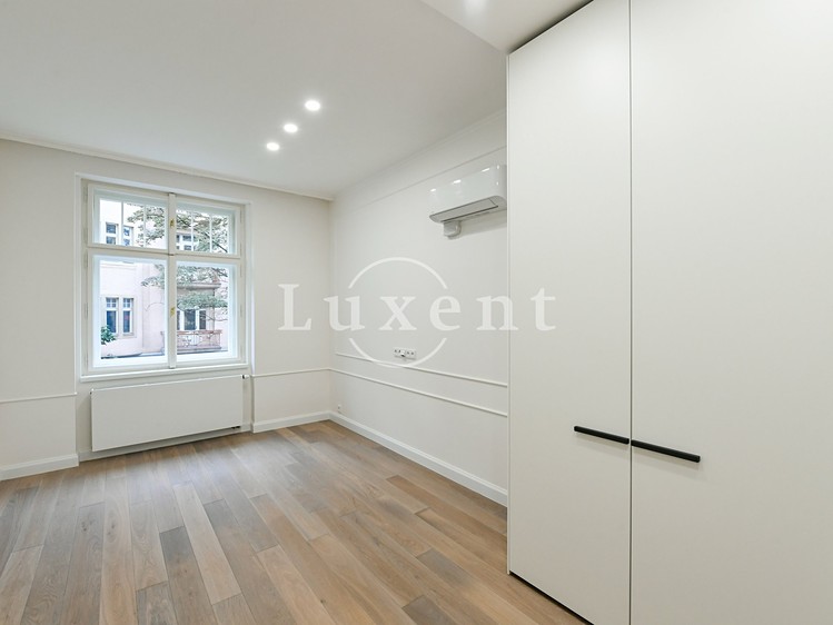 Pronájem bytu 4+kk 118 m² - foto 8