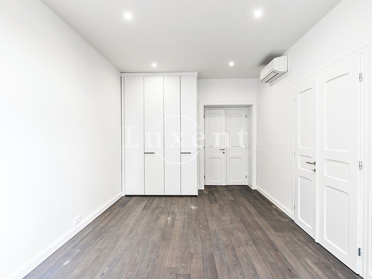 Pronájem bytu 4+kk 137 m² - foto 8