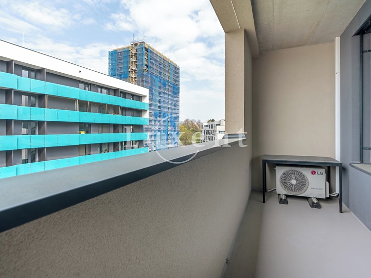 Pronájem bytu 3+kk 73 m² - foto 3