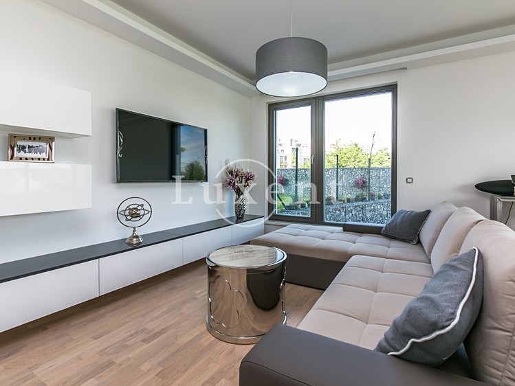 Pronájem bytu 3+kk 156 m² - foto 2