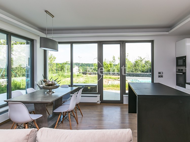 Pronájem bytu 3+kk 156 m² - foto 3