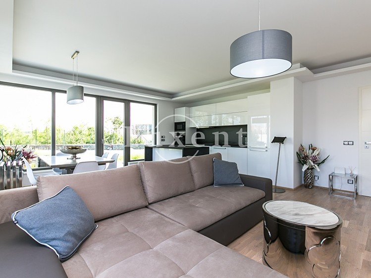Pronájem bytu 3+kk 156 m² - foto 1