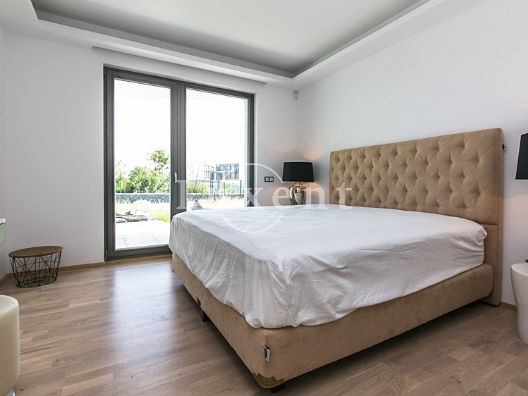 Pronájem bytu 3+kk 156 m² - foto 8