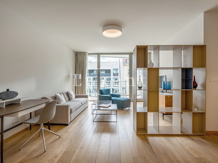 Pronájem bytu 2+kk 74 m² - foto 1
