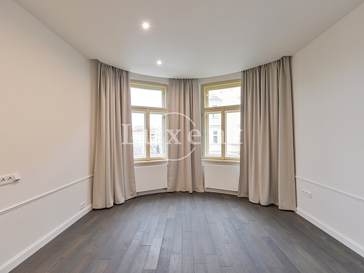Pronájem bytu 4+kk 167 m² - foto 7