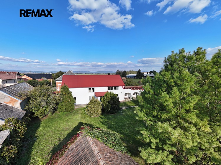 Prodej rodinného domu 186 m², pozemek 7 638 m² - foto 8