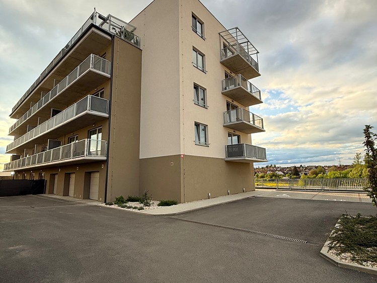 Pronájem bytu 2+kk 55 m² - foto 1