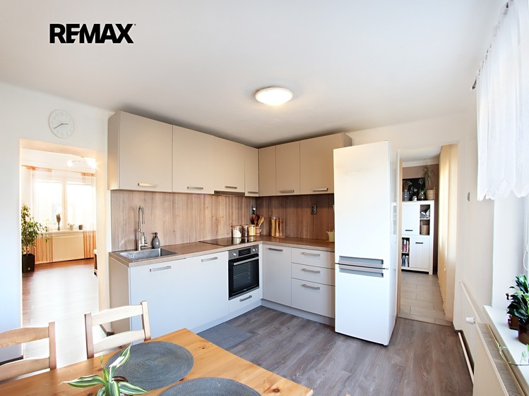 Prodej rodinného domu 140 m², pozemek 2 611 m² - foto 4