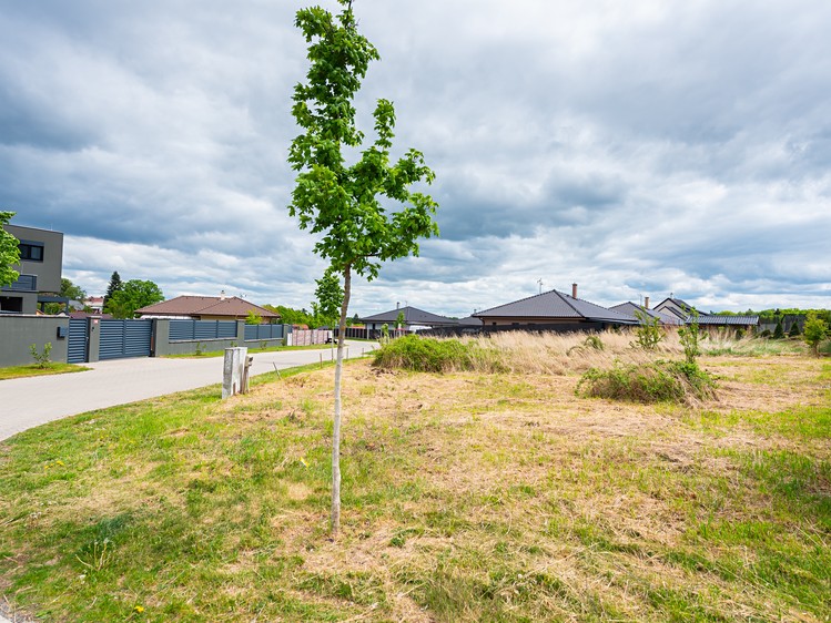 Prodej stavebního pozemku 843 m² - foto 5