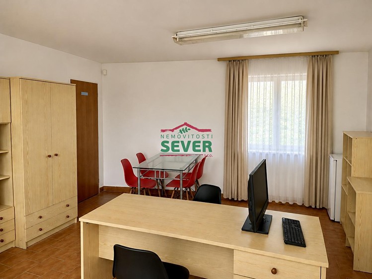 Prodej obchodního prostoru 150 m² - foto 6