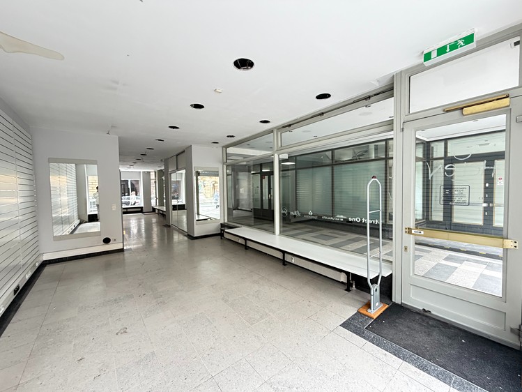 Pronájem obchodního prostoru 70 m² - foto 1