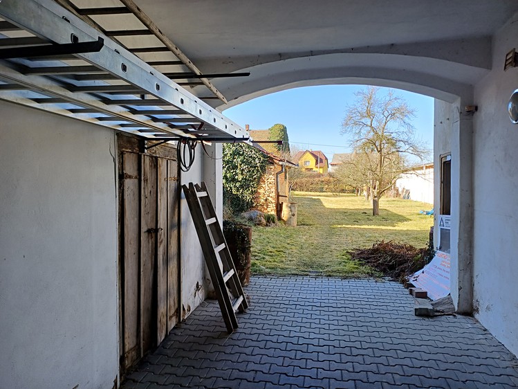 Prodej vícegeneračního domu 235 m², pozemek 869 m² - foto 4