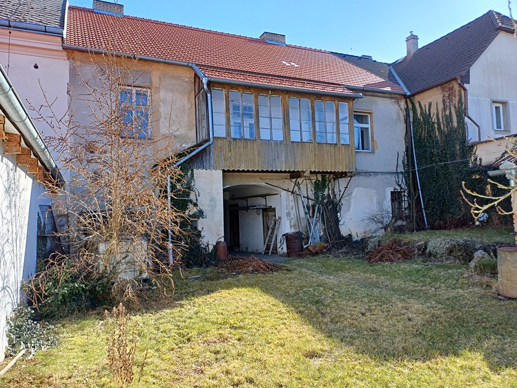 Prodej vícegeneračního domu 235 m², pozemek 869 m² - foto 5
