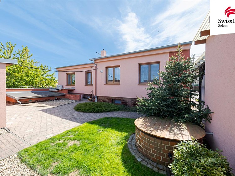 Prodej rodinného domu 123 m², pozemek 1 088 m² - foto 2