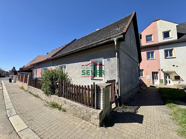 Pronájem rodinného domu 100 m², pozemek 233 m² - foto 1