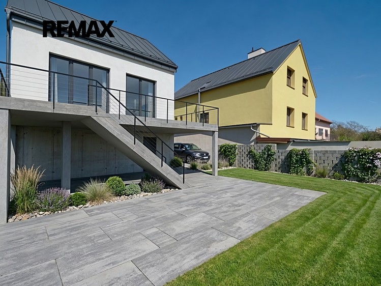 Prodej stavebního pozemku 393 m² - foto 1