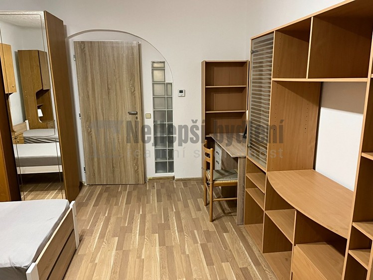 Pronájem bytu 3+1 74 m² - foto 2