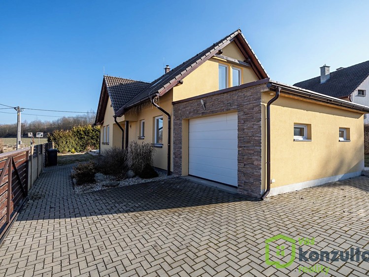 Prodej rodinného domu 189 m², pozemek 839 m² - foto 7
