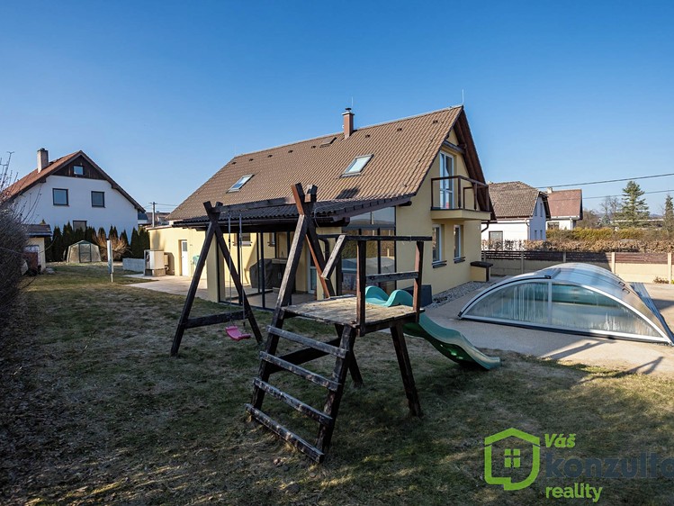 Prodej rodinného domu 189 m², pozemek 839 m² - foto 4