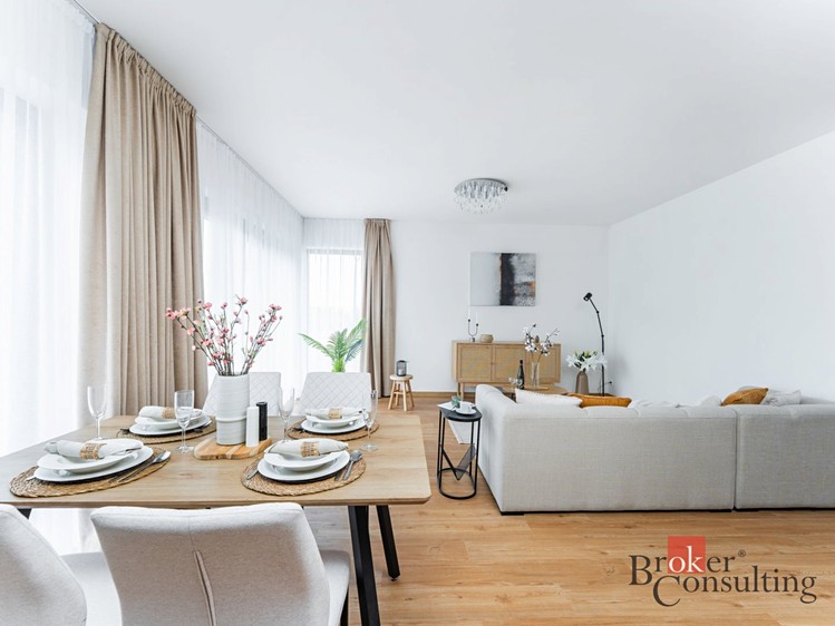 Prodej rodinného domu 170 m², pozemek 338 m² - foto 2