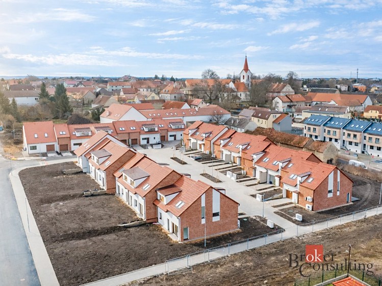 Prodej rodinného domu 170 m², pozemek 338 m² - foto 1