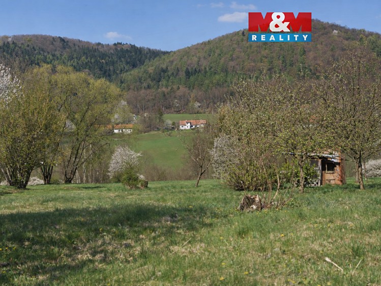 Prodej stavebního pozemku 993 m² - foto 1