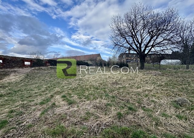 Prodej stavebního pozemku 961 m² - foto 2