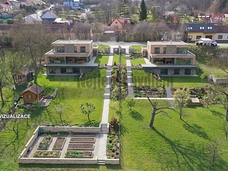 Prodej stavebního pozemku 1 646 m² - foto 2
