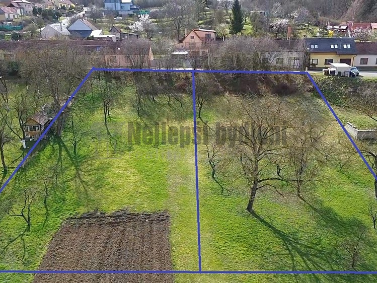 Prodej stavebního pozemku 1 646 m² - foto 3