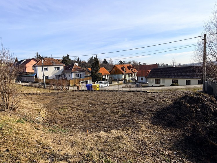Prodej stavebního pozemku 408 m² - foto 2