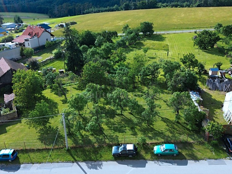 Prodej stavebního pozemku 490 m² - foto 3