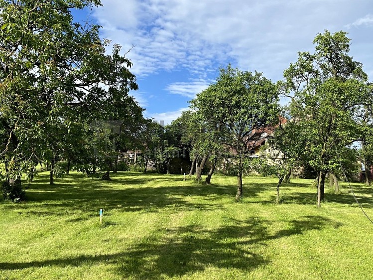 Prodej stavebního pozemku 490 m² - foto 2