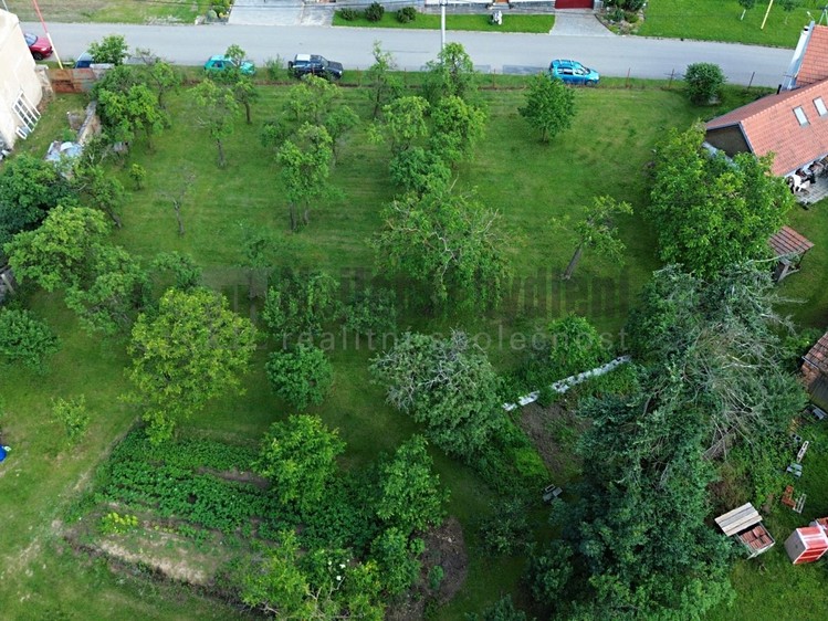 Prodej stavebního pozemku 490 m² - foto 4